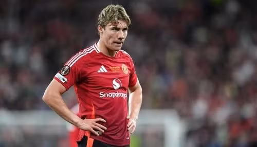 Rasmus Hojlund nhận tin dữ từ HLV Amorim ngay trước trận gặp Fulham