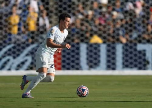 Galatasaray lên kế hoạch chiêu mộ trung vệ Benjamin Pavard của Inter Milan