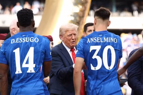 Borussia Dortmund đàm phán chiêu mộ trung vệ Chelsea Aaron Anselmino