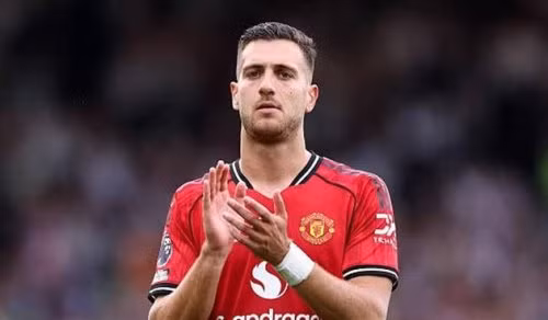 Dalot báo tin vui cho MU trước trận đấu với Brentford