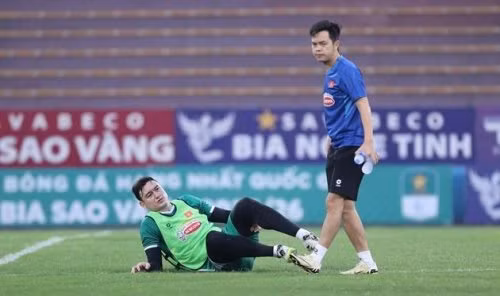 Đặng Văn Lâm gặp vấn đề nhẹ trong buổi tập của ĐT Việt Nam