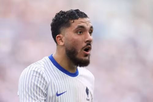 Man City hành động quyết đoán chiếm lợi thế sở hữu Rayan Cherki trước các đối thủ