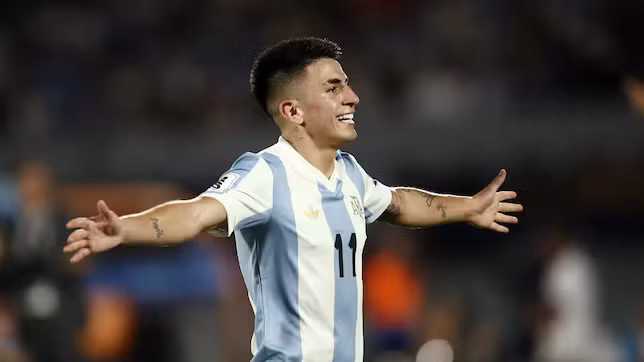 Siêu phẩm cứa lòng của Almada giúp Argentina đánh bại Uruquay 